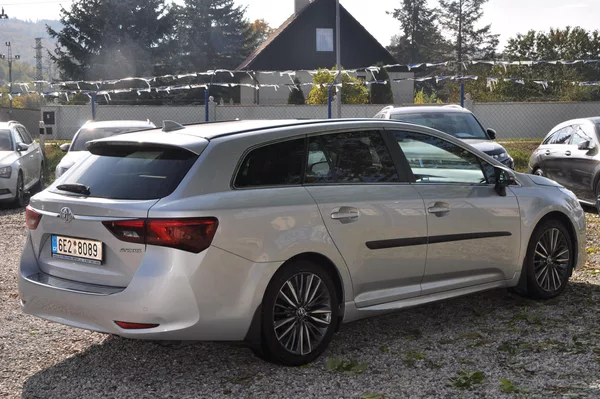 Toyota Avensis 2.0i 112kW KOMBI A/T Panorama - foto 3