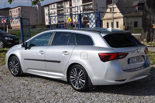Toyota Avensis 2.0i 112kW KOMBI A/T Panorama - foto 4
