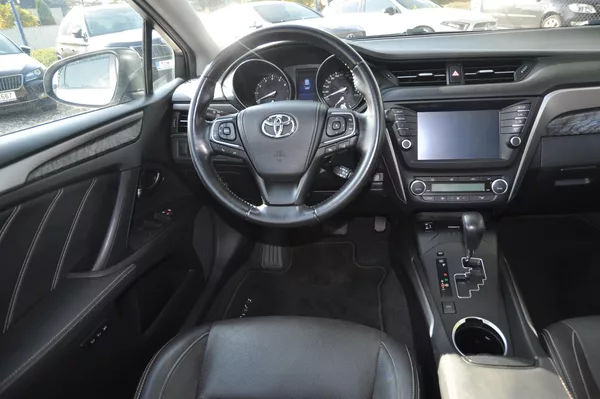 Toyota Avensis 2.0i 112kW KOMBI A/T Panorama - foto 5