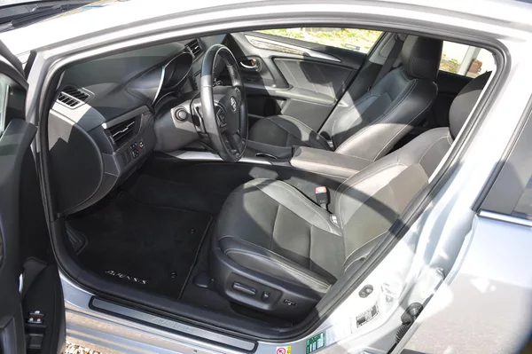 Toyota Avensis 2.0i 112kW KOMBI A/T Panorama - foto 6