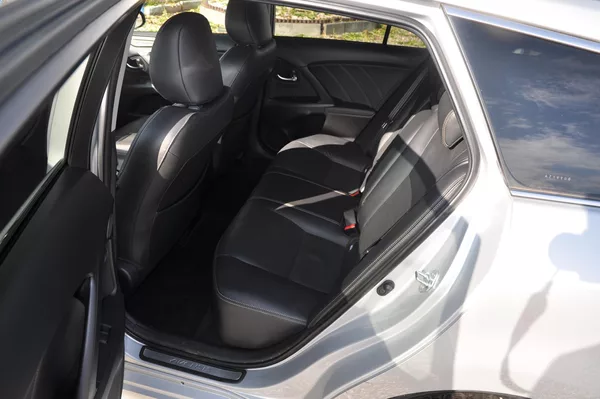 Toyota Avensis 2.0i 112kW KOMBI A/T Panorama - foto 7