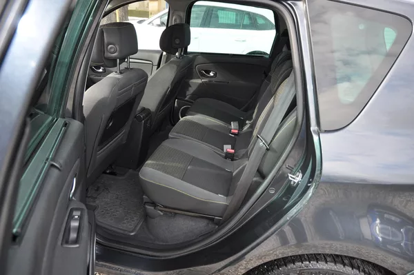 Renault Scénic 1.6i 16V 81kW - foto 8