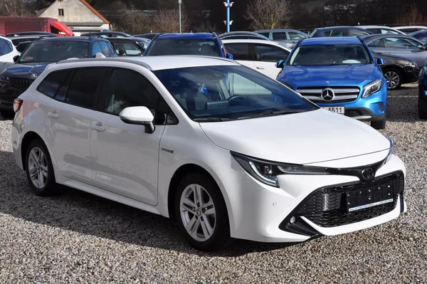 Toyota Corolla 1.8 Hybrid 72kW KOMBI - foto 2