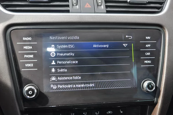 Škoda Octavia III 2.0TSi 140kW 4x4 A/T L+K - foto 17