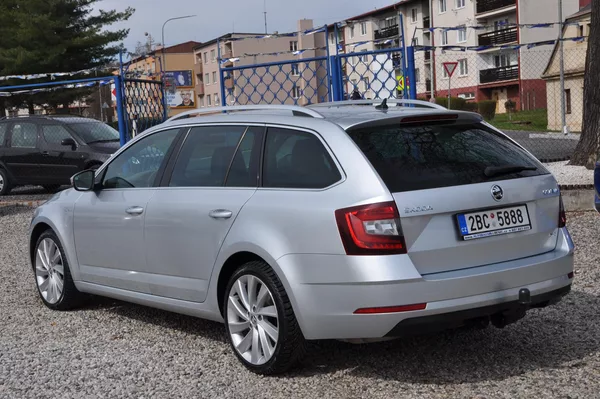 Škoda Octavia III 2.0TSi 140kW 4x4 A/T L+K - foto 4