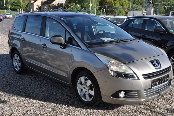 Peugeot 5008 1.6HDi 82kW AUTOMAT - foto 2