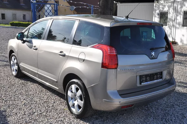 Peugeot 5008 1.6HDi 82kW AUTOMAT - foto 4
