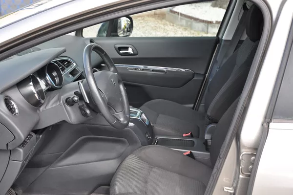 Peugeot 5008 1.6HDi 82kW AUTOMAT - foto 6