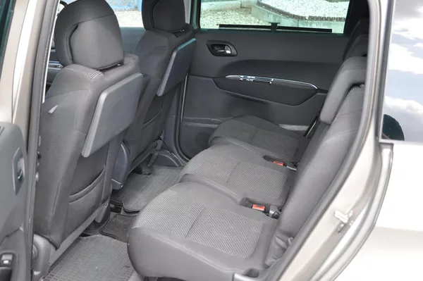 Peugeot 5008 1.6HDi 82kW AUTOMAT - foto 7