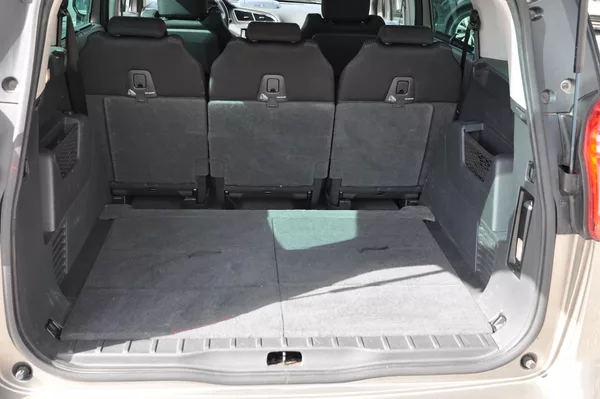 Peugeot 5008 1.6HDi 82kW AUTOMAT - foto 8