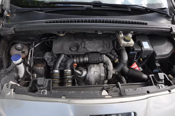 Peugeot 5008 1.6HDi 82kW AUTOMAT - foto 9