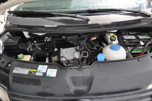 Volkswagen Transporter 2.0TDi 75kW 5.míst - foto 10