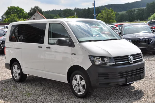 Volkswagen Transporter 2.0TDi 75kW 5.míst - foto 2