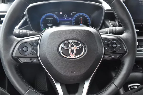 Toyota Corolla 1.8 Hybrid KOMBI - foto 11