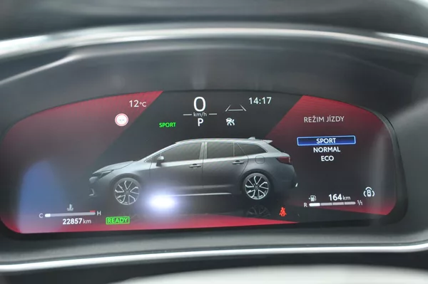 Toyota Corolla 1.8 Hybrid KOMBI - foto 14