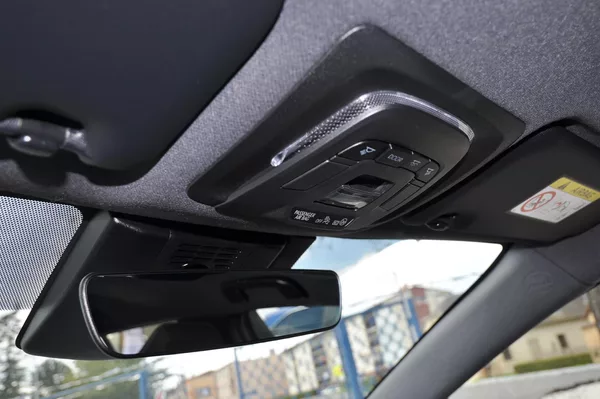 Toyota Corolla 1.8 Hybrid KOMBI - foto 17