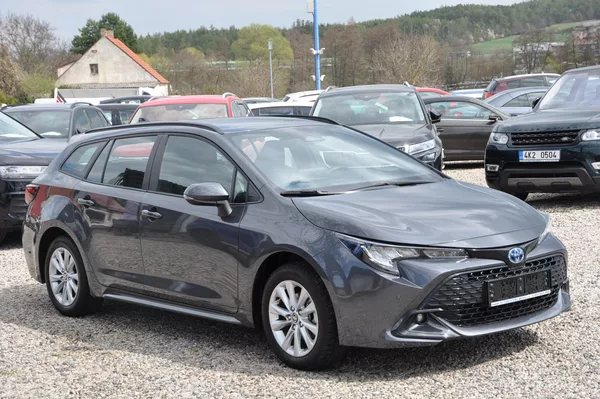 Toyota Corolla 1.8 Hybrid KOMBI - foto 2