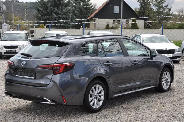 Toyota Corolla 1.8 Hybrid KOMBI - foto 3