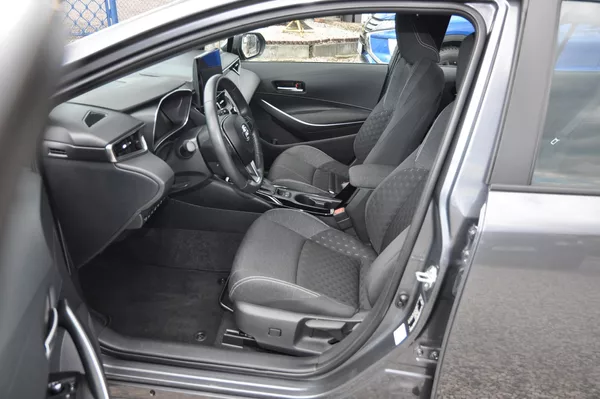 Toyota Corolla 1.8 Hybrid KOMBI - foto 6