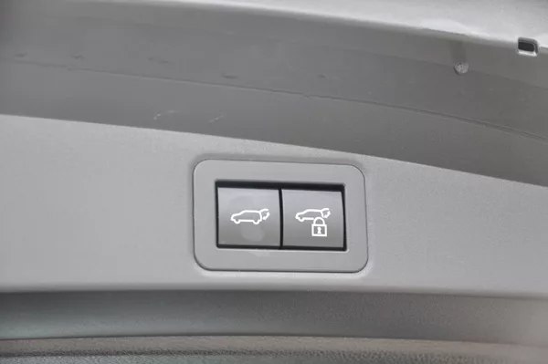 Toyota Corolla 1.8 Hybrid KOMBI - foto 9