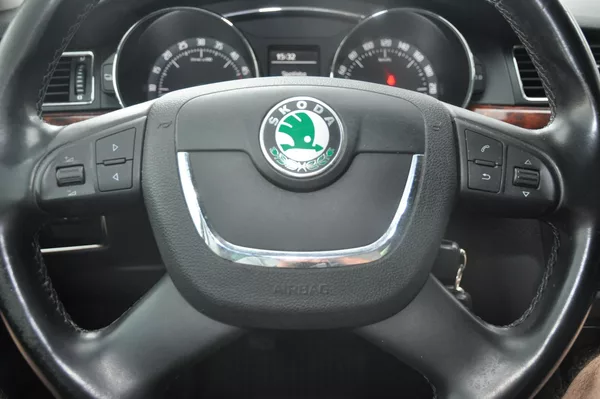 Škoda Superb II 2.0TDi 103kW KOMBI Elegance - foto 14