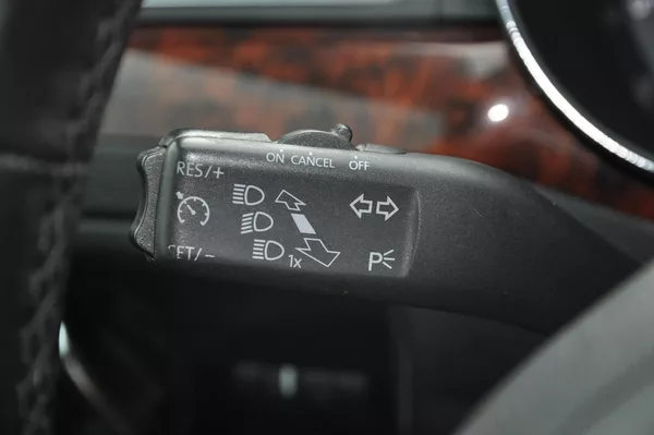 Škoda Superb II 2.0TDi 103kW KOMBI Elegance - foto 18