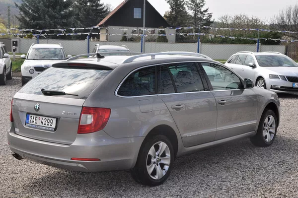 Škoda Superb II 2.0TDi 103kW KOMBI Elegance - foto 3