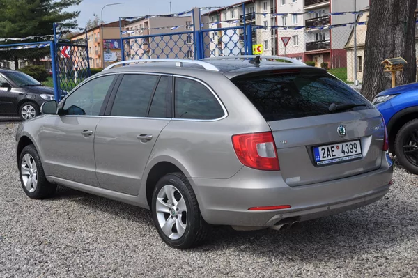 Škoda Superb II 2.0TDi 103kW KOMBI Elegance - foto 4