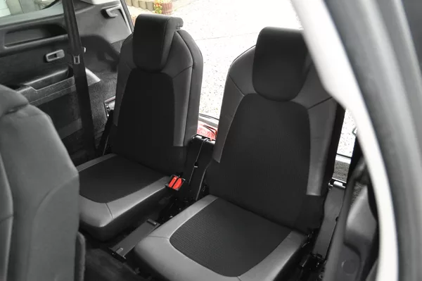 Citroën Grand C4 Picasso 1.6HDi 88kW Exclusive Automat - foto 9