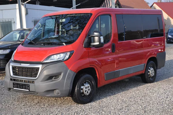 Peugeot Boxer 2.2HDi 96kW BUS 8.míst