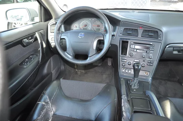 Volvo XC70 D5 120kW AWD A/T - foto 12