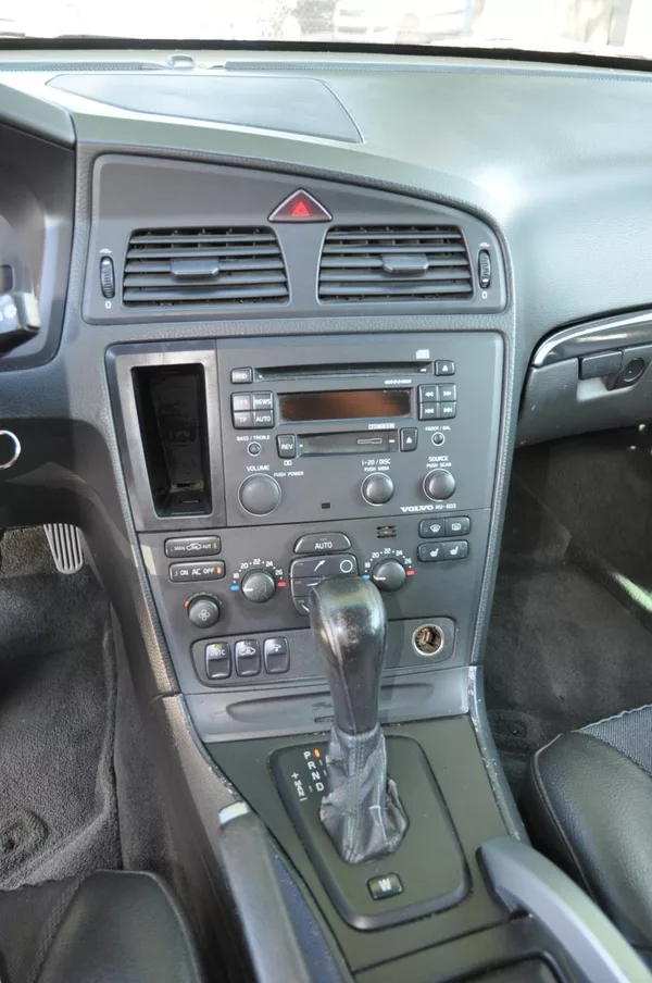 Volvo XC70 D5 120kW AWD A/T - foto 6