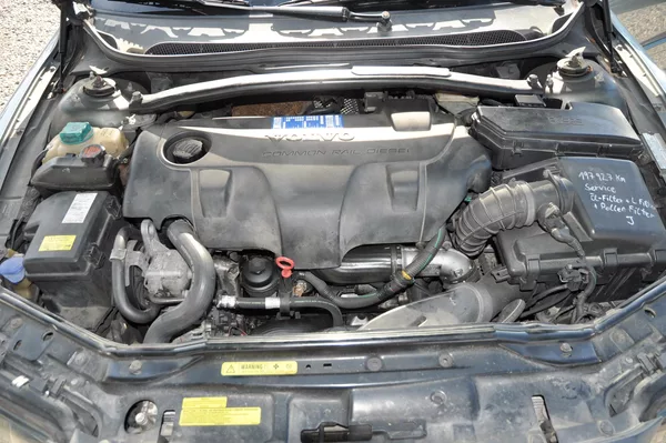 Volvo XC70 D5 120kW AWD A/T - foto 8