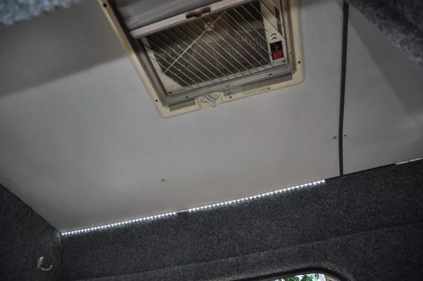 Mercedes-Benz Sprinter 212D 2.9 90kW OBYTNÁ VESTAVBA - foto 12