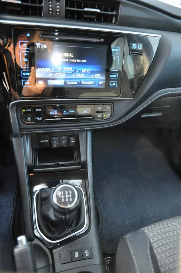 Toyota Auris 1.2i Turbo 85kW KOMBI - foto 13