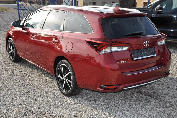 Toyota Auris 1.2i Turbo 85kW KOMBI - foto 4