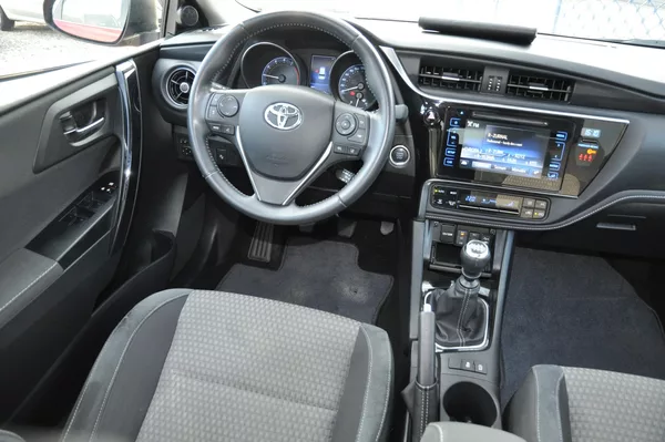 Toyota Auris 1.2i Turbo 85kW KOMBI - foto 5