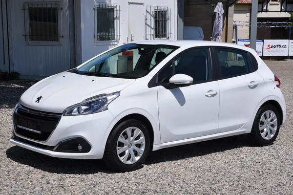 Peugeot 208 1.2i 60kW