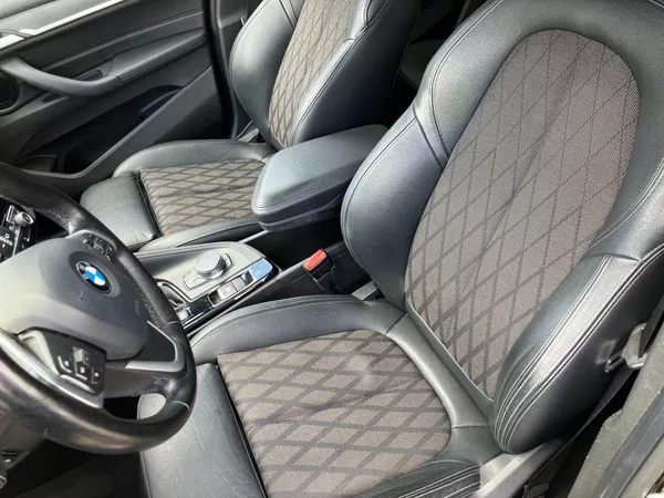 BMW X1 X-DRIVE 2.0d 140kW HEAD-UP,ČR - foto 21