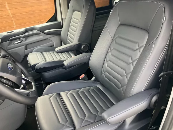 Ford Tourneo Custom TITANIUM LONG 8-AT AWD - foto 16