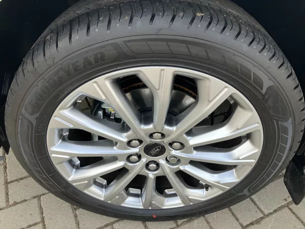 Ford Tourneo Custom TITANIUM LONG 8-AT AWD - foto 23