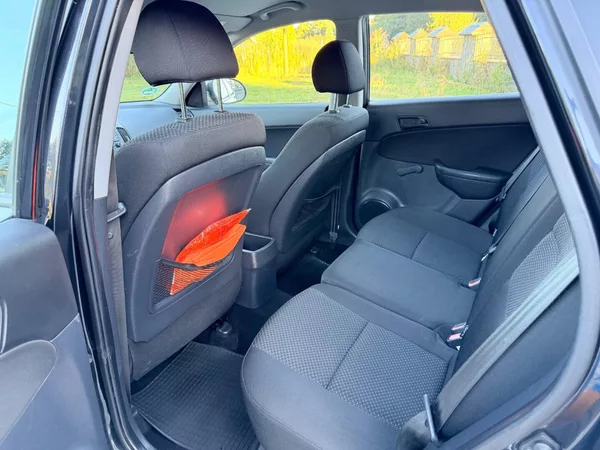 Hyundai i30 1.4 16V KLIMA, 144TKM - foto 5