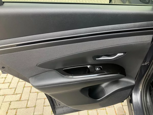 Hyundai Tucson 1.6TGDI 132kW MHEV 4WD AT NAVI - foto 18
