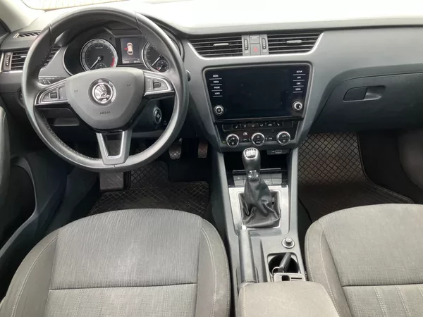 Škoda Octavia 1.6TDI 85kW STYLE NEHAVAROVANÉ - foto 16