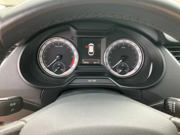 Škoda Octavia 1.6TDI 85kW STYLE NEHAVAROVANÉ - foto 20