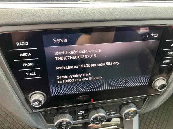Škoda Octavia 1.6TDI 85kW STYLE NEHAVAROVANÉ - foto 22