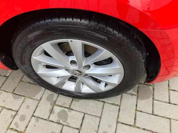 Škoda Octavia 1.6TDI 85kW STYLE NEHAVAROVANÉ - foto 27
