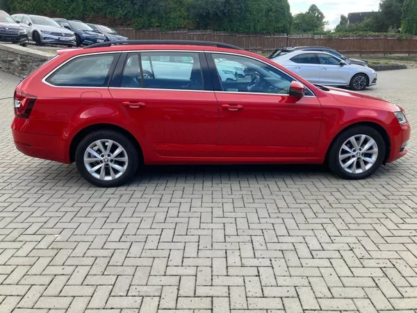Škoda Octavia 1.6TDI 85kW STYLE NEHAVAROVANÉ - foto 3