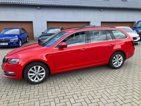 Škoda Octavia 1.6TDI 85kW STYLE NEHAVAROVANÉ - foto 8