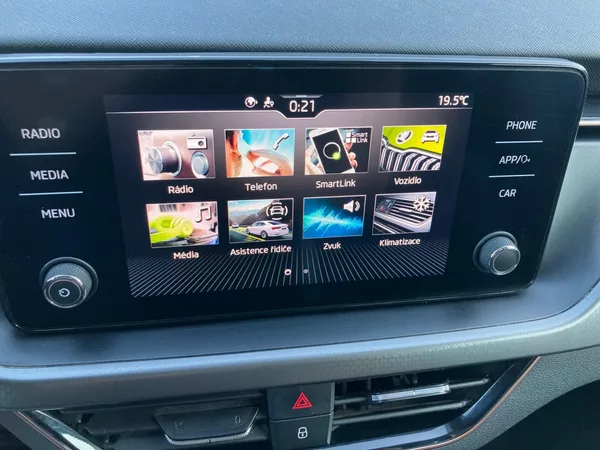 Škoda Scala 1.0TSI 81kW DSG STYLE - foto 29